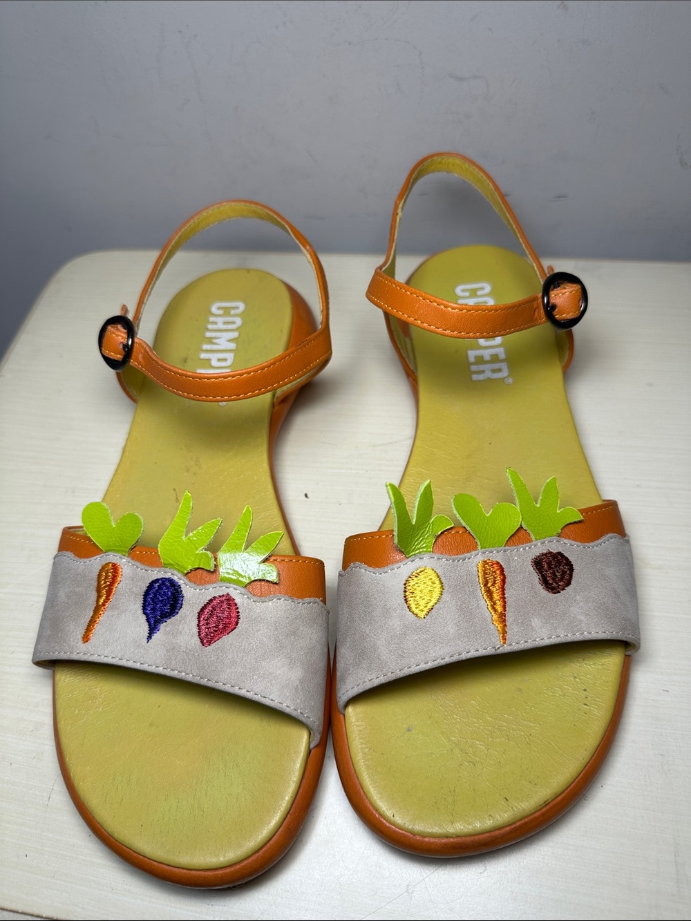 Camper TWINS Carrot beets vegetables with orange leather Sandals